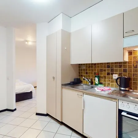 شقة Spacious In A Area In