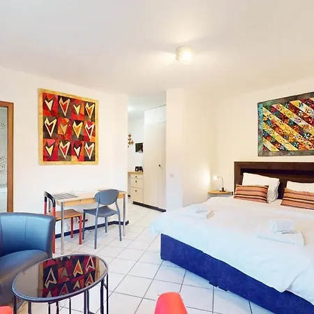 شقة Spacious In A Area In